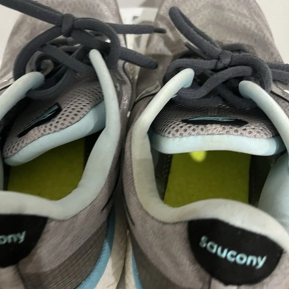 Saucony Womens Triumph 19 Running Shoe Gray Size‎ 8.5 M
